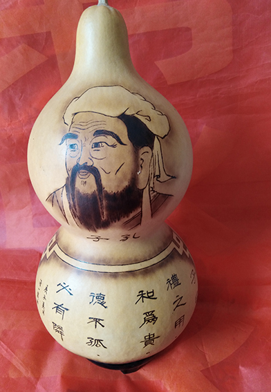 周强一作品5  葫芦烙画《孔子》